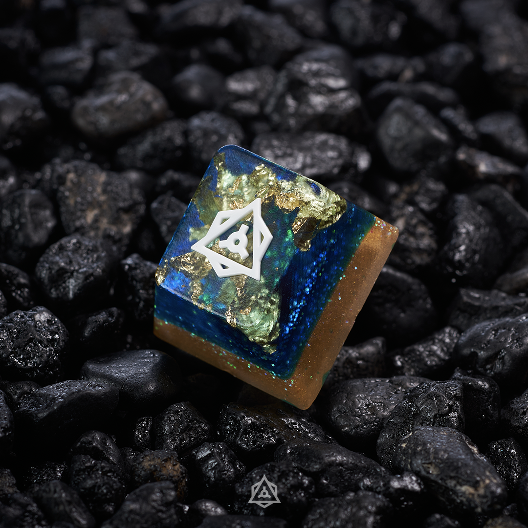Chronos R4 Abstraction – Logo Keycap – Spirit – Archetype